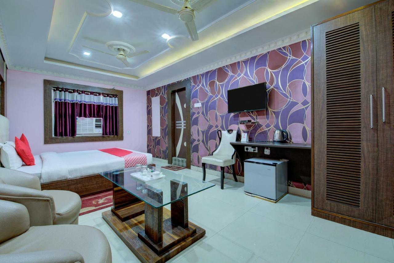 Oyo 14579 The Hangout Jamshedpur Bagian luar foto
