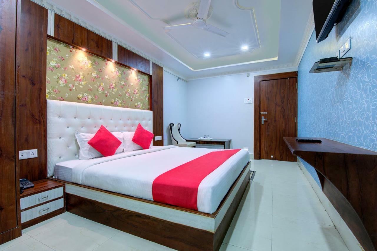 Oyo 14579 The Hangout Jamshedpur Bagian luar foto