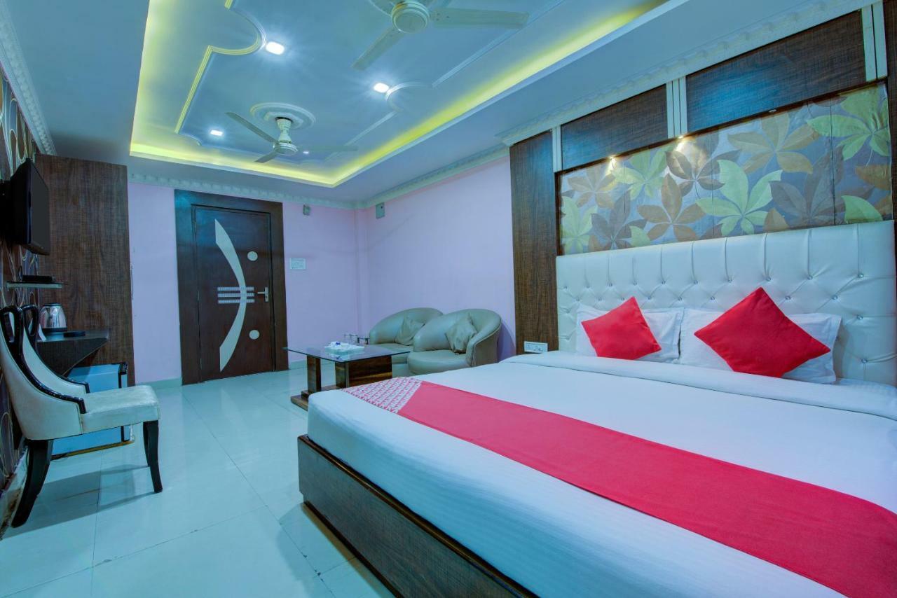 Oyo 14579 The Hangout Jamshedpur Bagian luar foto