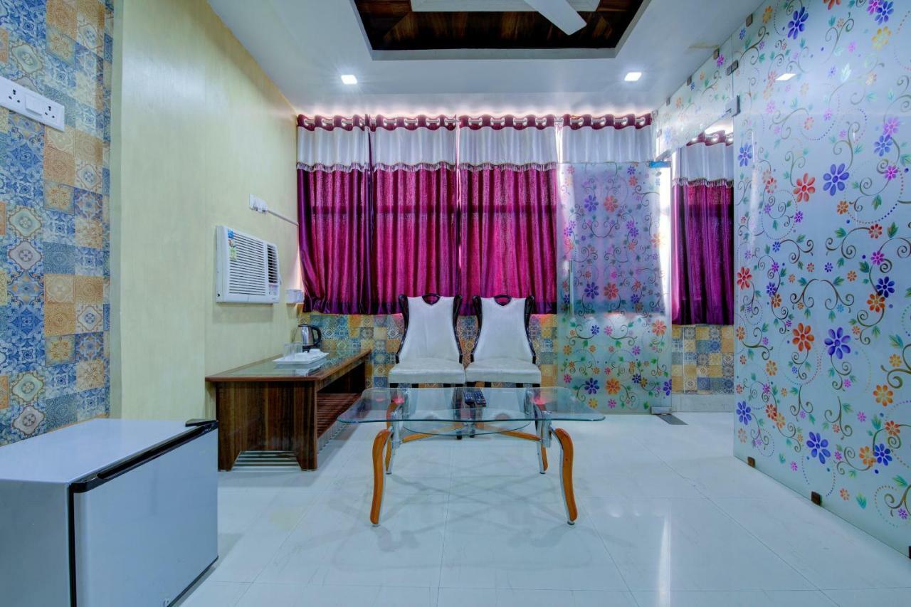Oyo 14579 The Hangout Jamshedpur Bagian luar foto