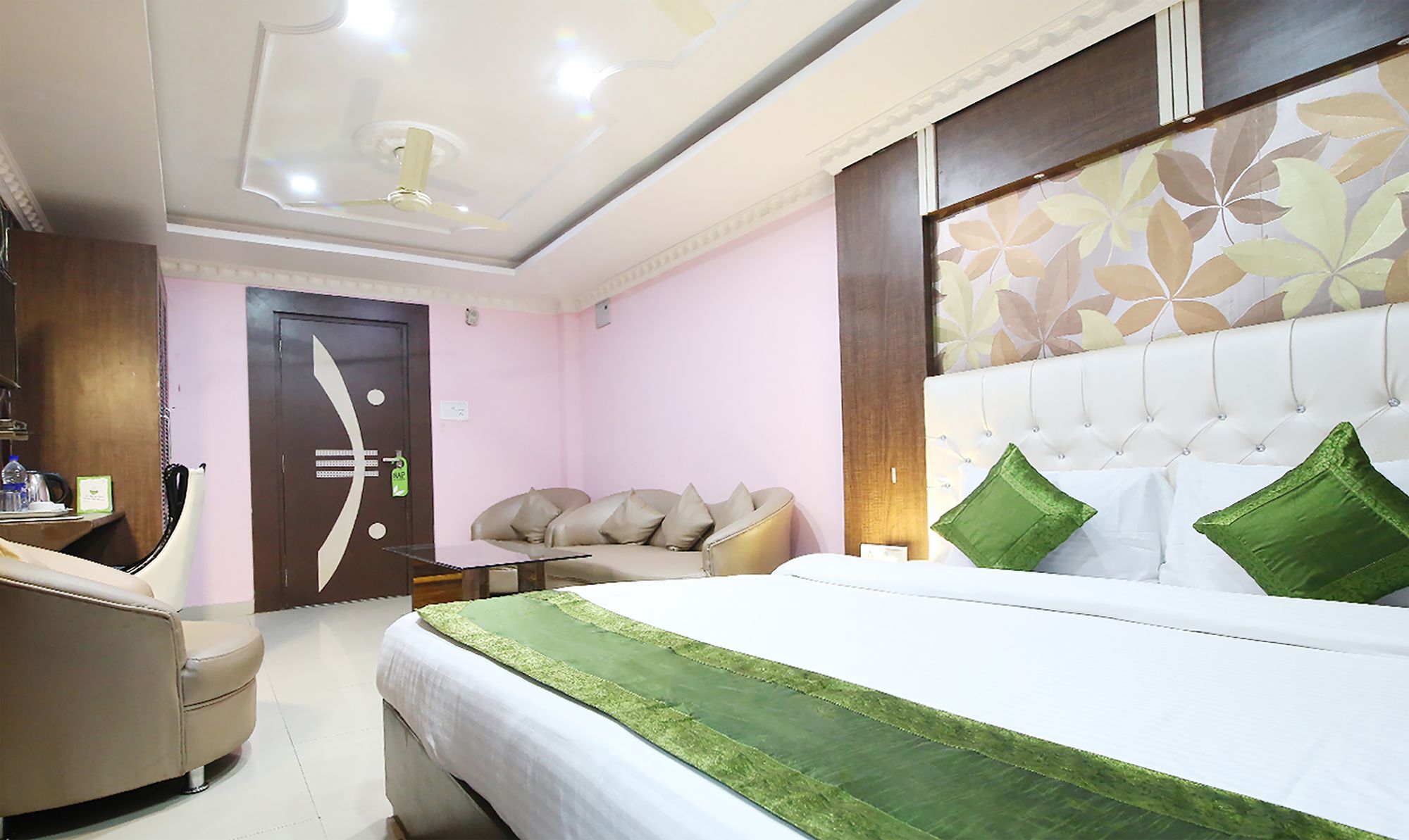 Oyo 14579 The Hangout Jamshedpur Bagian luar foto
