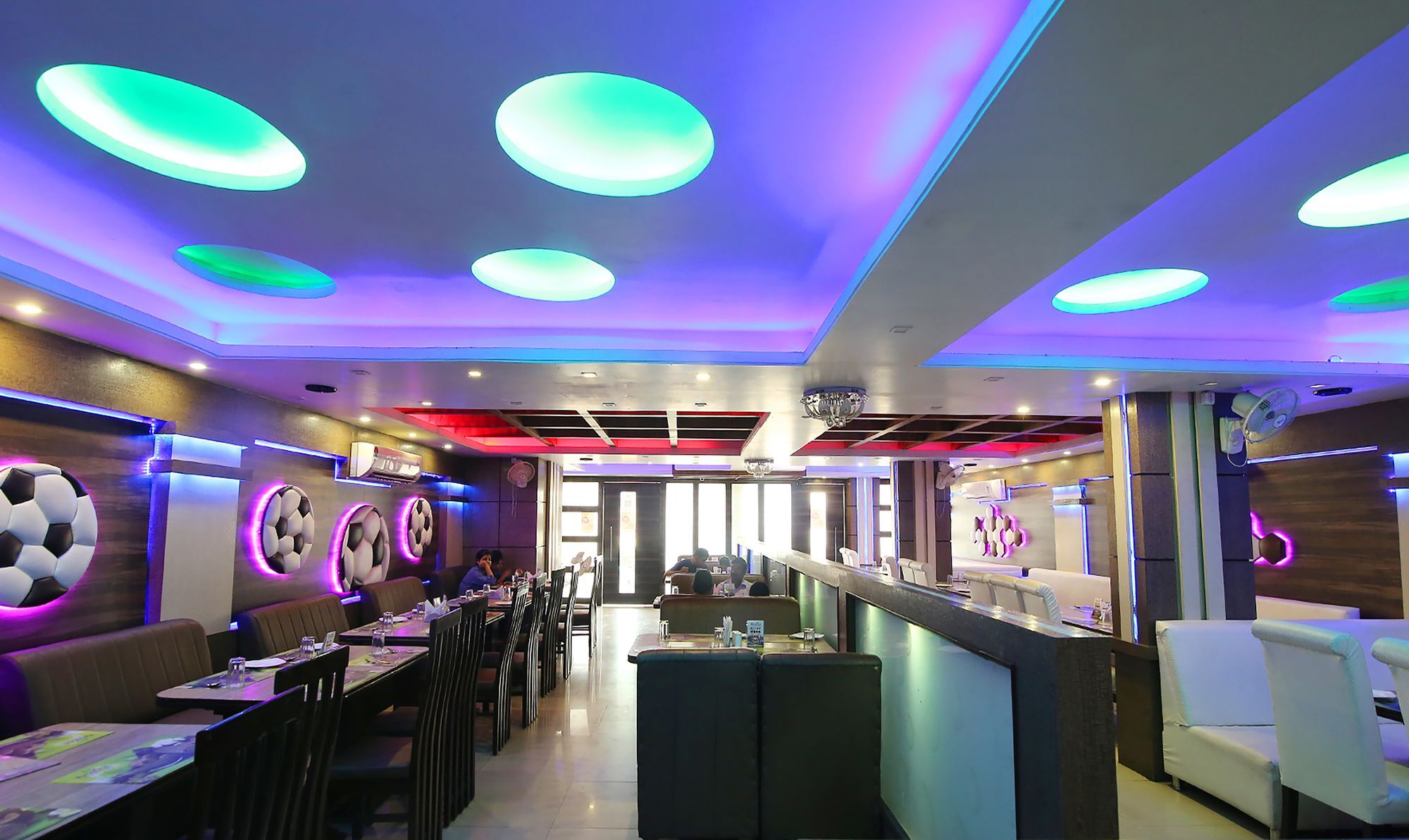 Oyo 14579 The Hangout Jamshedpur Bagian luar foto